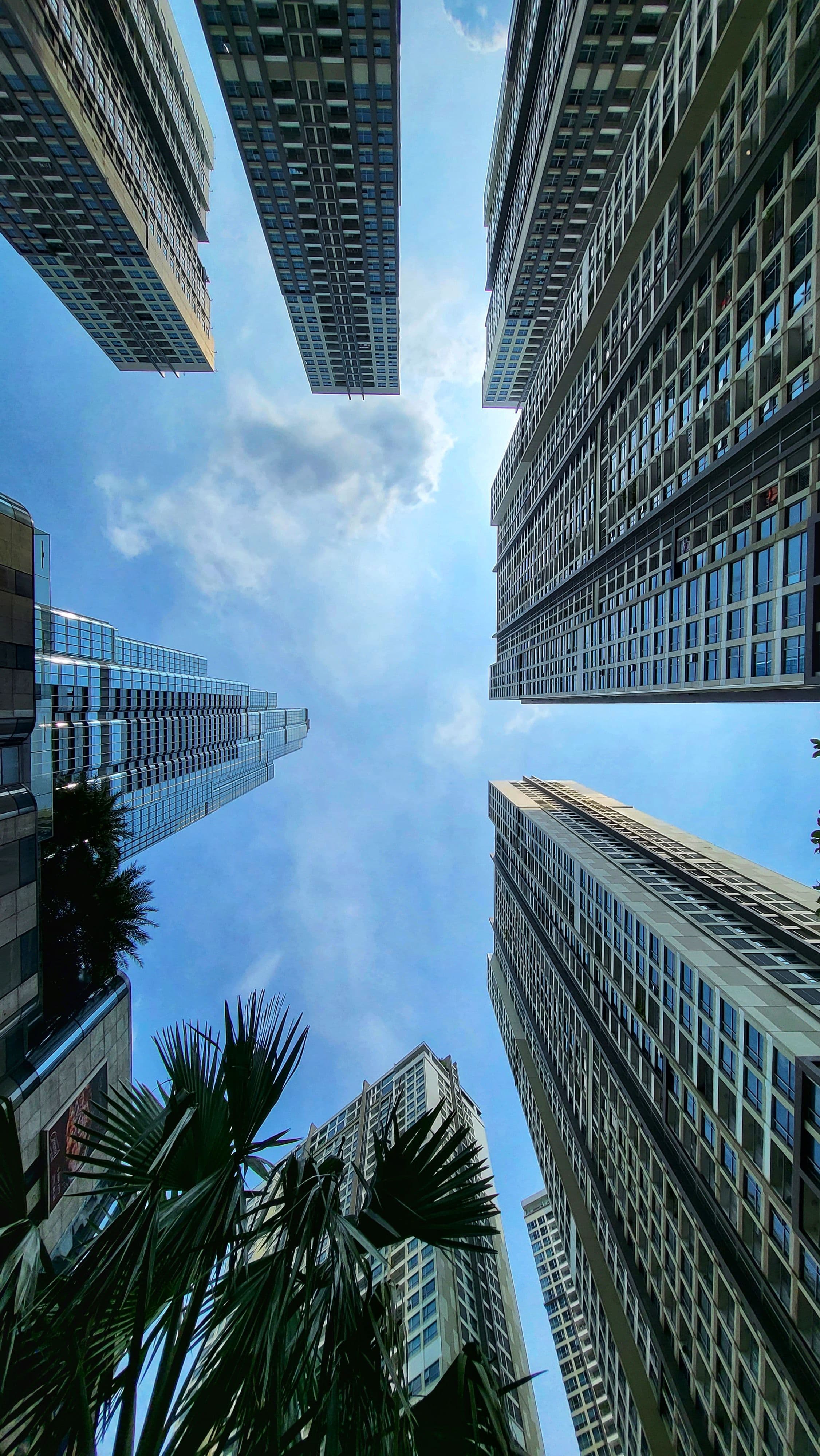Gedung perkantoran bertingkat di Jakarta